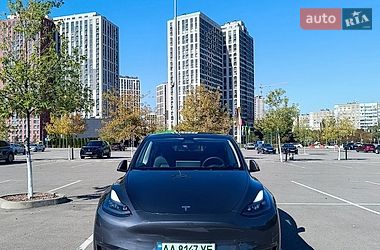 Внедорожник / Кроссовер Tesla Model Y 2023 в Киеве