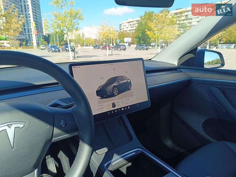 Внедорожник / Кроссовер Tesla Model Y 2023 в Киеве