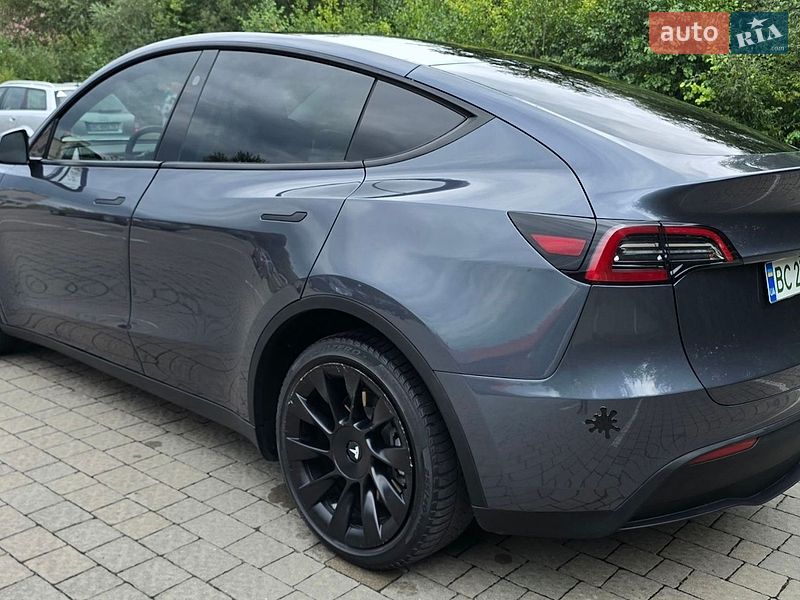 Позашляховик / Кросовер Tesla Model Y 2023 в Тернополі