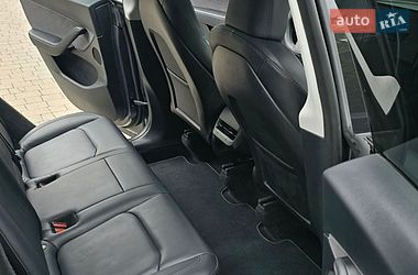 Позашляховик / Кросовер Tesla Model Y 2023 в Тернополі