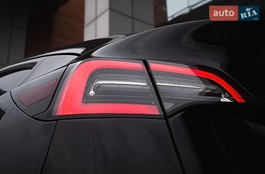 Позашляховик / Кросовер Tesla Model Y 2022 в Києві