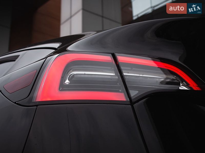 Позашляховик / Кросовер Tesla Model Y 2022 в Києві