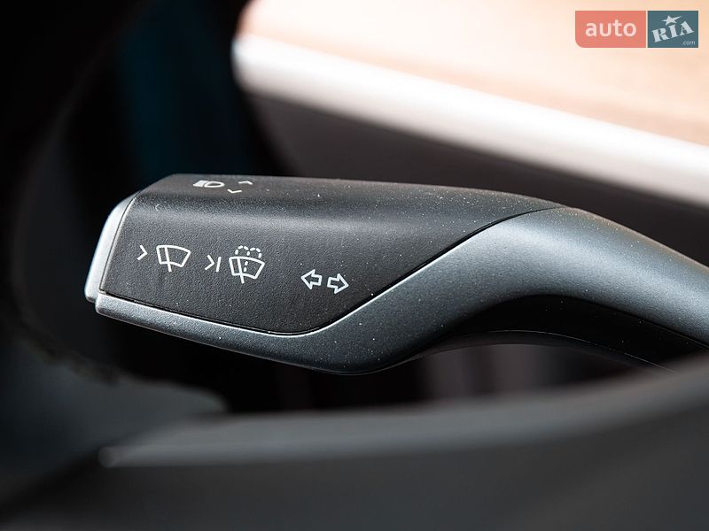 Позашляховик / Кросовер Tesla Model Y 2022 в Києві