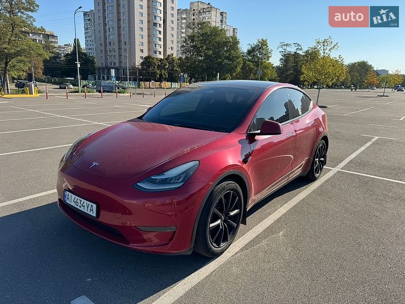 Внедорожник / Кроссовер Tesla Model Y 2023 в Киеве