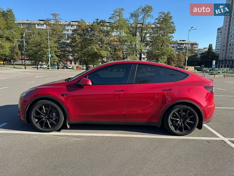 Внедорожник / Кроссовер Tesla Model Y 2023 в Киеве