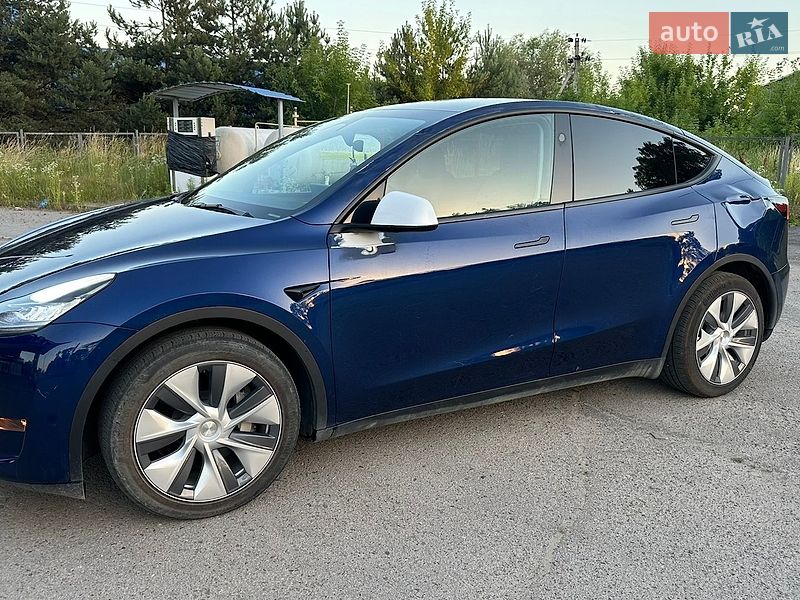 Внедорожник / Кроссовер Tesla Model Y 2023 в Львове