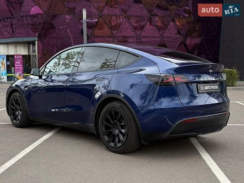 Внедорожник / Кроссовер Tesla Model Y 2024 в Киеве