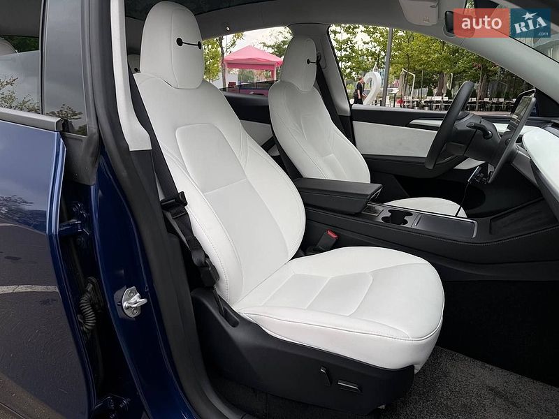 Внедорожник / Кроссовер Tesla Model Y 2024 в Киеве