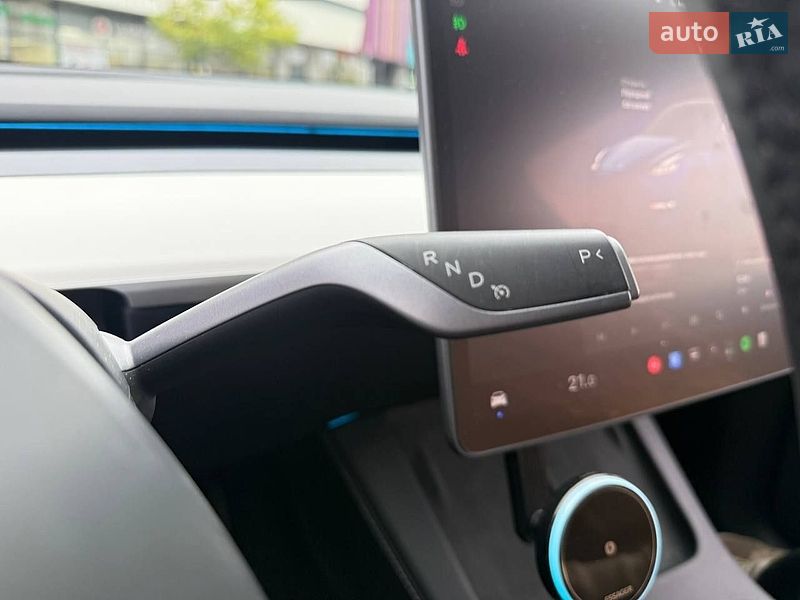 Внедорожник / Кроссовер Tesla Model Y 2024 в Киеве