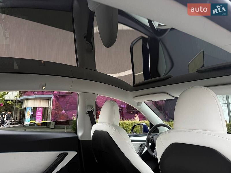 Внедорожник / Кроссовер Tesla Model Y 2024 в Киеве