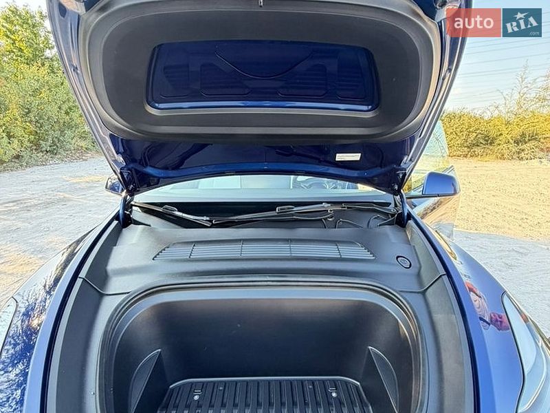 Внедорожник / Кроссовер Tesla Model Y 2023 в Запорожье