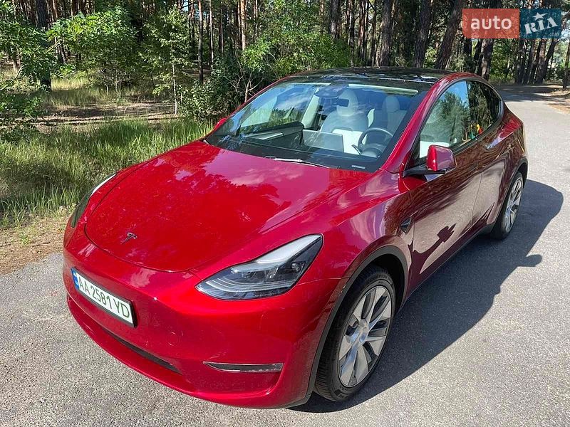 Позашляховик / Кросовер Tesla Model Y 2024 в Києві фото 3 Позашляховик / Кросовер Tesla Model Y 2024 в Києві
