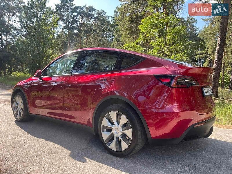Позашляховик / Кросовер Tesla Model Y 2024 в Києві фото 6 Позашляховик / Кросовер Tesla Model Y 2024 в Києві