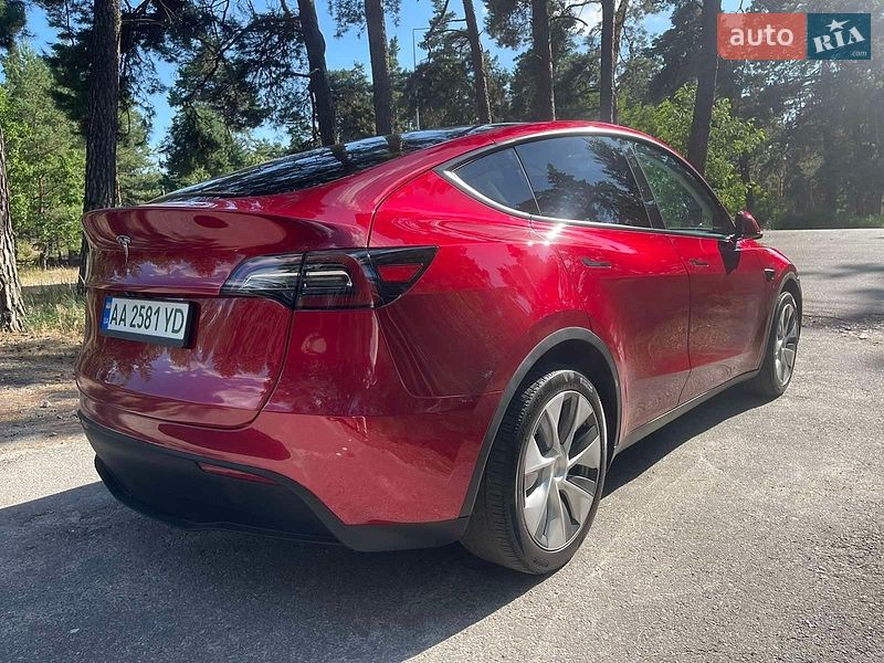 Позашляховик / Кросовер Tesla Model Y 2024 в Києві фото 8 Позашляховик / Кросовер Tesla Model Y 2024 в Києві