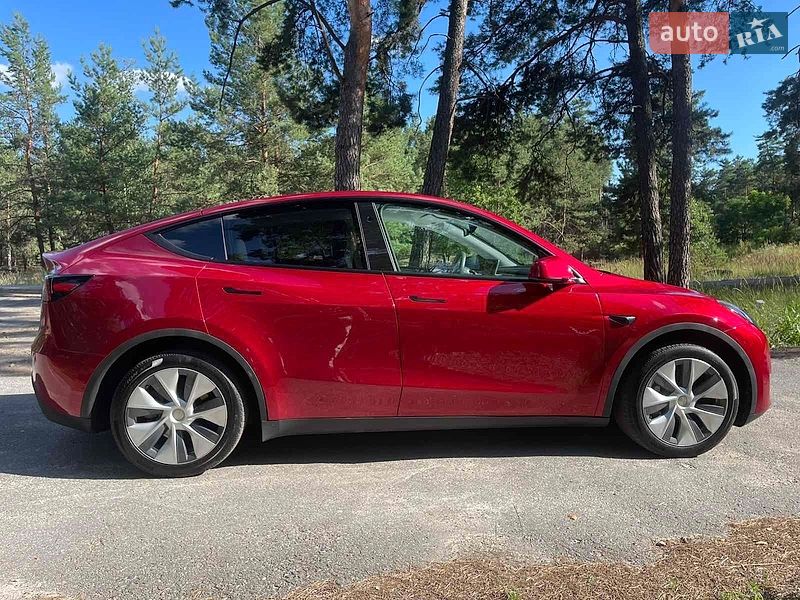 Позашляховик / Кросовер Tesla Model Y 2024 в Києві фото 10 Позашляховик / Кросовер Tesla Model Y 2024 в Києві