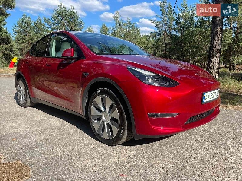 Позашляховик / Кросовер Tesla Model Y 2024 в Києві фото 11 Позашляховик / Кросовер Tesla Model Y 2024 в Києві