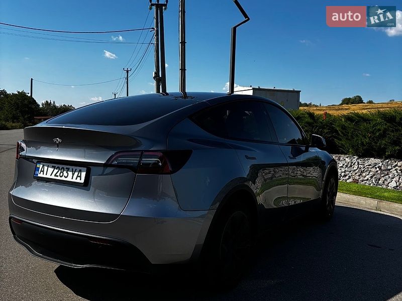 Внедорожник / Кроссовер Tesla Model Y 2024 в Киеве