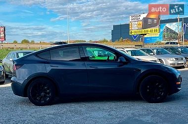 Внедорожник / Кроссовер Tesla Model Y 2021 в Львове