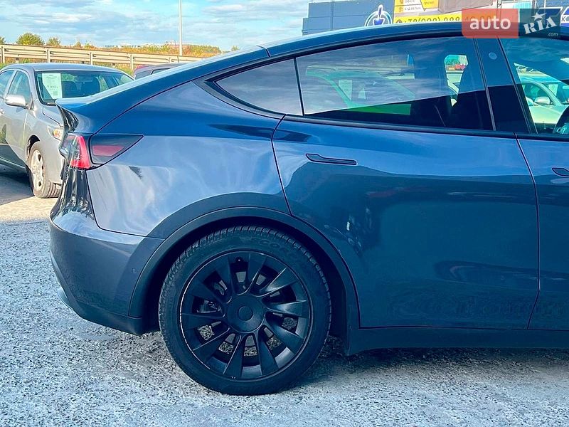 Внедорожник / Кроссовер Tesla Model Y 2021 в Львове