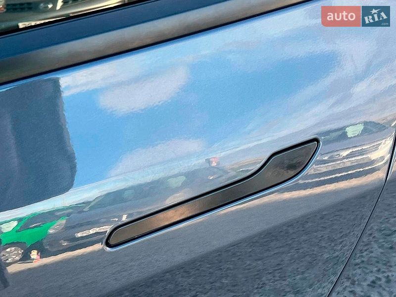 Внедорожник / Кроссовер Tesla Model Y 2021 в Львове