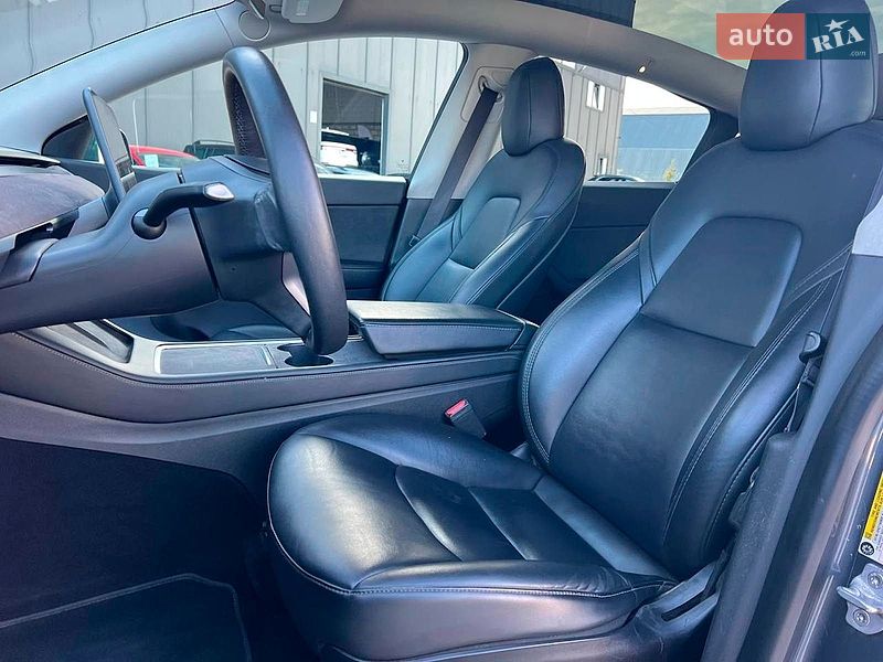 Внедорожник / Кроссовер Tesla Model Y 2021 в Львове