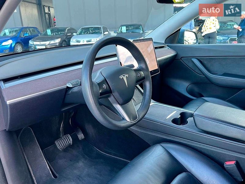 Внедорожник / Кроссовер Tesla Model Y 2021 в Львове