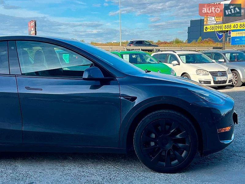 Внедорожник / Кроссовер Tesla Model Y 2021 в Львове
