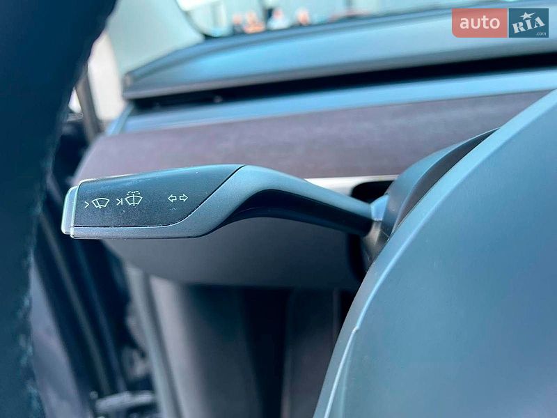 Внедорожник / Кроссовер Tesla Model Y 2021 в Львове
