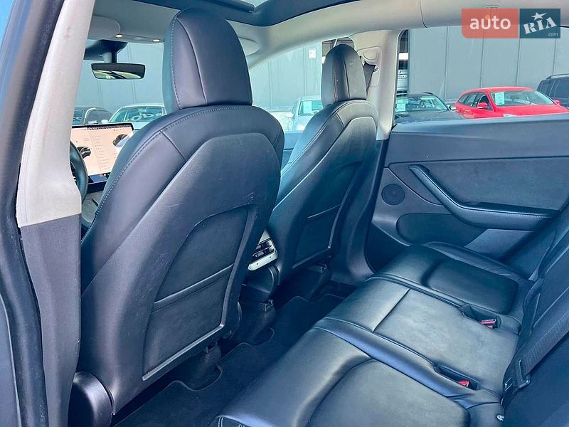 Внедорожник / Кроссовер Tesla Model Y 2021 в Львове