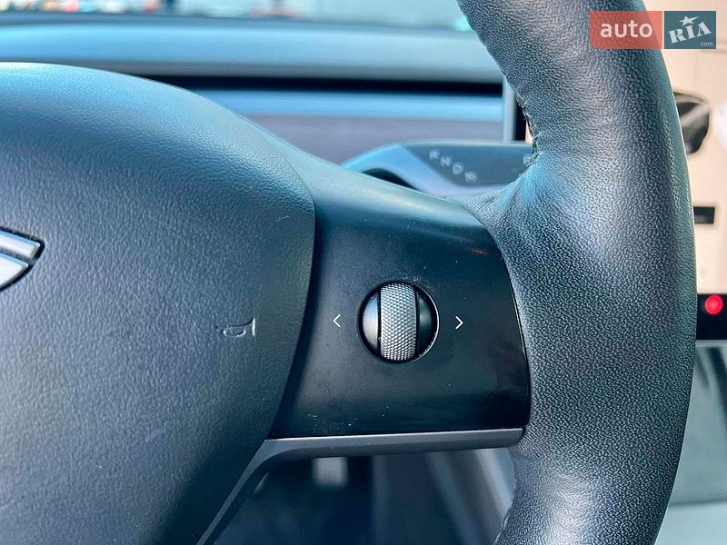 Внедорожник / Кроссовер Tesla Model Y 2021 в Львове
