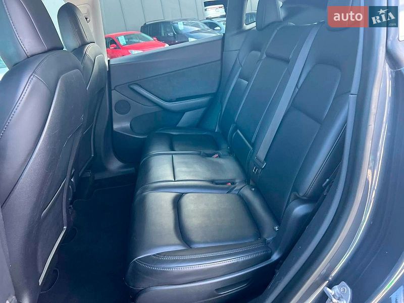 Внедорожник / Кроссовер Tesla Model Y 2021 в Львове