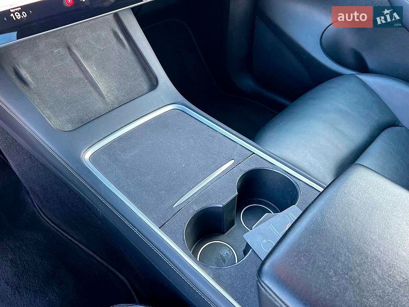 Внедорожник / Кроссовер Tesla Model Y 2021 в Львове