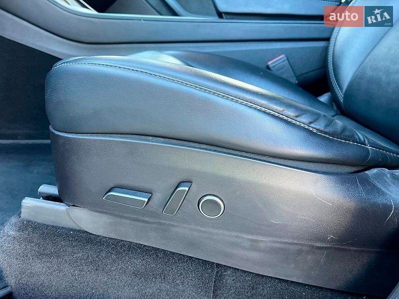 Внедорожник / Кроссовер Tesla Model Y 2021 в Львове