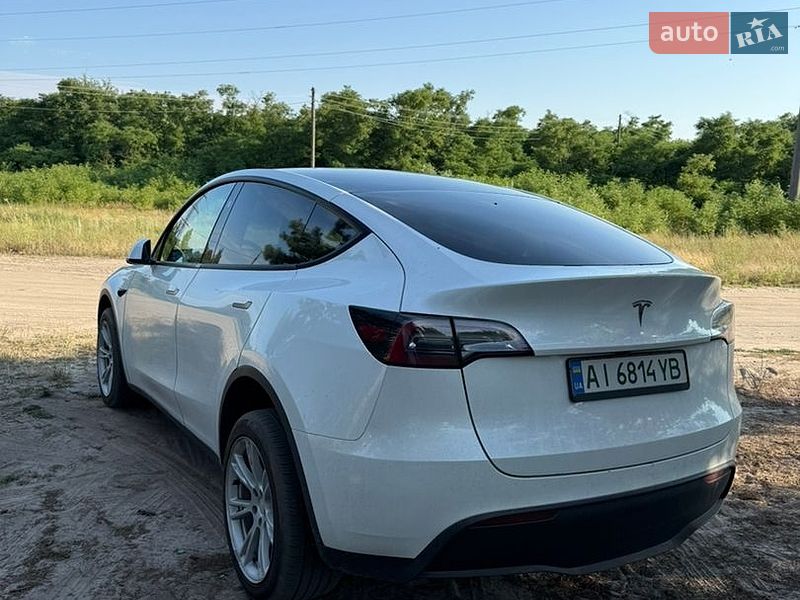 Внедорожник / Кроссовер Tesla Model Y 2023 в Киеве