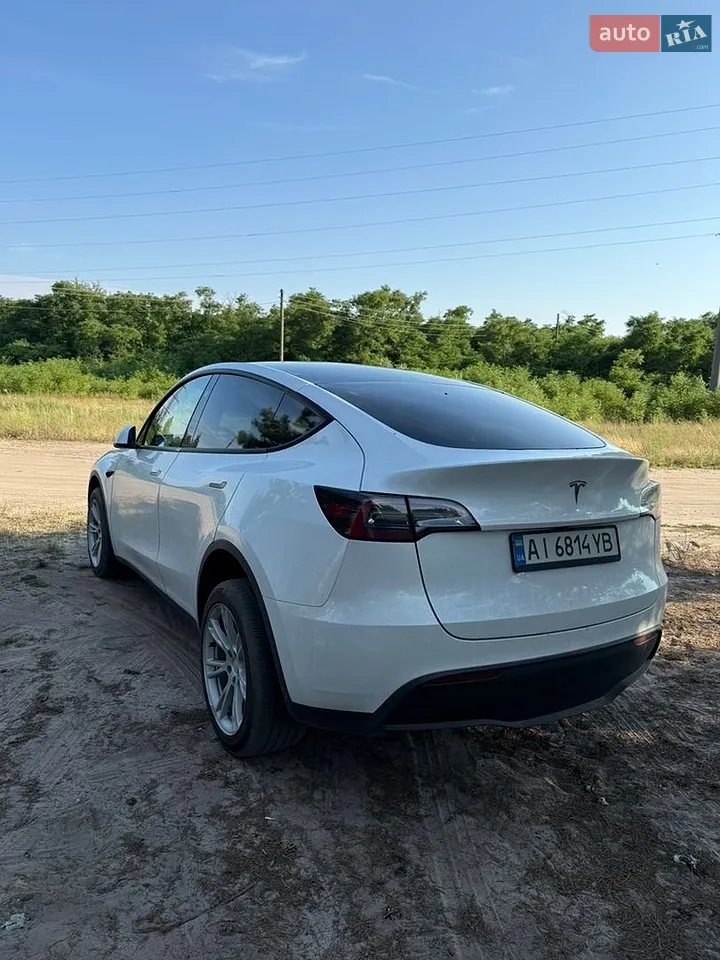 Tesla Model Y 2023 photo 3