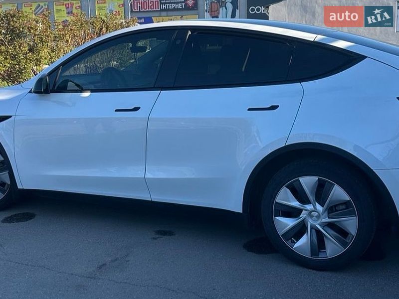 Внедорожник / Кроссовер Tesla Model Y 2023 в Полтаве