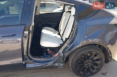 Внедорожник / Кроссовер Tesla Model Y 2023 в Черновцах