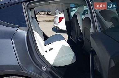 Позашляховик / Кросовер Tesla Model Y 2023 в Чернівцях