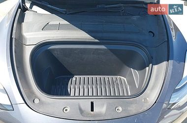 Позашляховик / Кросовер Tesla Model Y 2023 в Чернівцях