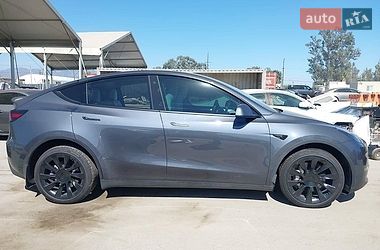 Внедорожник / Кроссовер Tesla Model Y 2023 в Черновцах