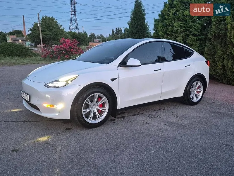 Tesla Model Y 2021