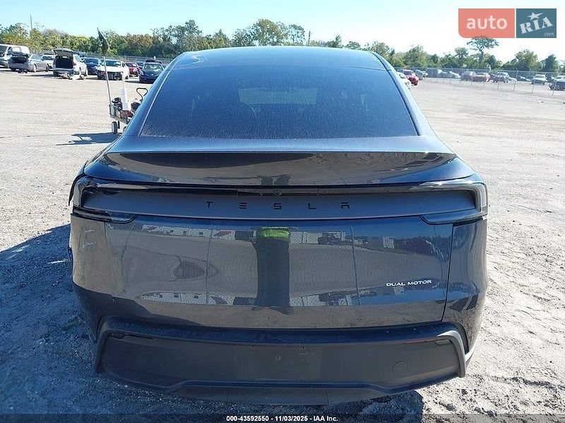 Позашляховик / Кросовер Tesla Model Y 2026 в Чернівцях фото 5 Позашляховик / Кросовер Tesla Model Y 2026 в Чернівцях