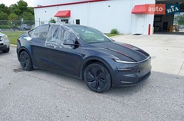 Позашляховик / Кросовер Tesla Model Y 2026 в Чернівцях фото Позашляховик / Кросовер Tesla Model Y 2026 в Чернівцях