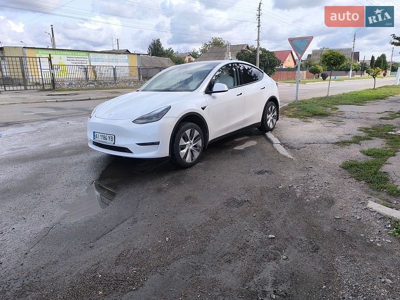 Позашляховик / Кросовер Tesla Model Y 2022 в Жашківу