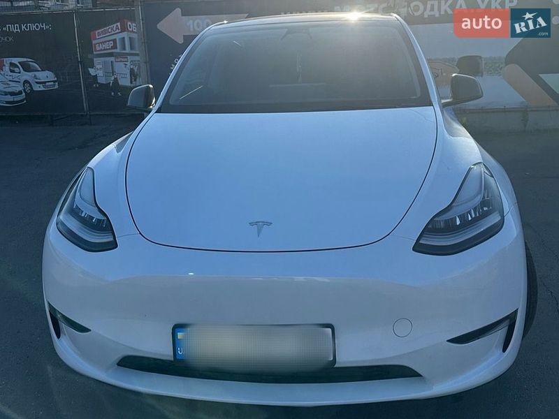 Внедорожник / Кроссовер Tesla Model Y 2023 в Полтаве