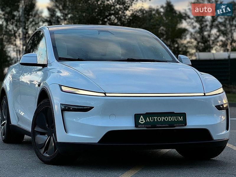 Tesla Model Y 2025 Tesla Model Y 2025