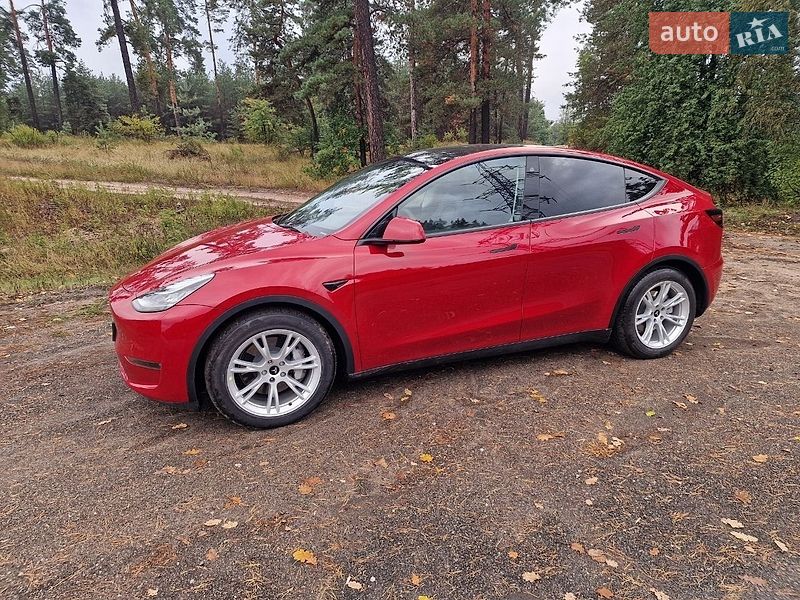Tesla Model Y 2023