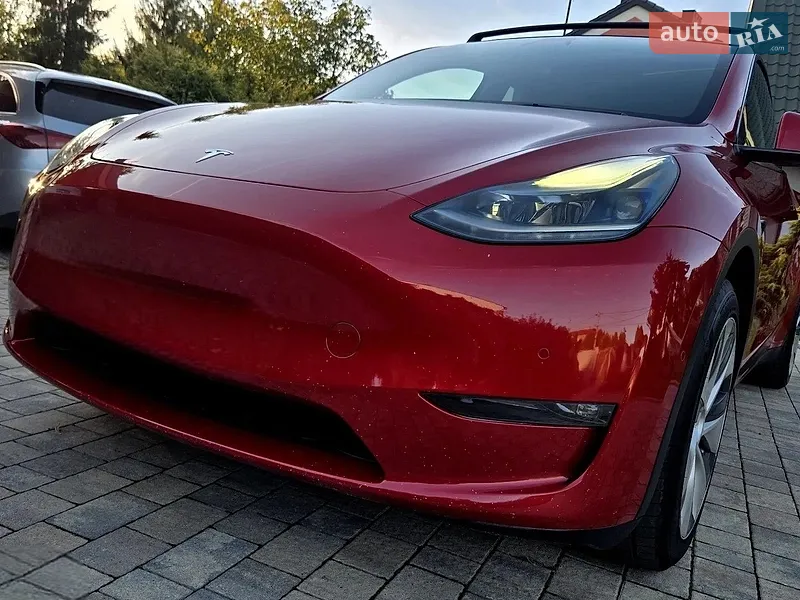 Tesla Model Y 2023