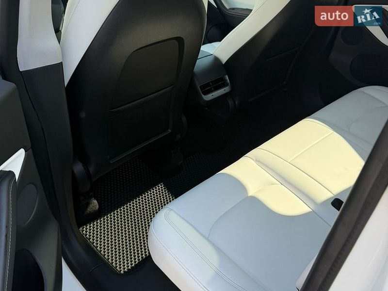 Позашляховик / Кросовер Tesla Model Y 2021 в Києві фото 7 Позашляховик / Кросовер Tesla Model Y 2021 в Києві