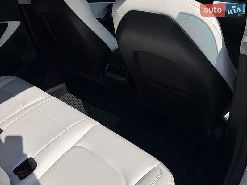 Позашляховик / Кросовер Tesla Model Y 2021 в Києві фото 9 Позашляховик / Кросовер Tesla Model Y 2021 в Києві